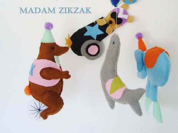 Baby grib mobile - Nursery mobile - Baby mobile -Felt mobile - Circus mobile