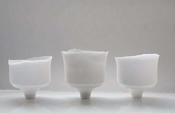Japanese inspired small ornamental cup handmade by madebymanos