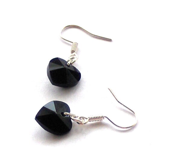 Black Heart Earrings Black Glass Heart Earrings by beadingshaz