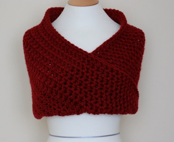 Red Chunky Mobius Scarf  Chunky Knit Twisted Scarf by zukas