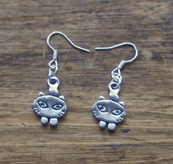 Cat Earrings by beadingshaz on Etsy