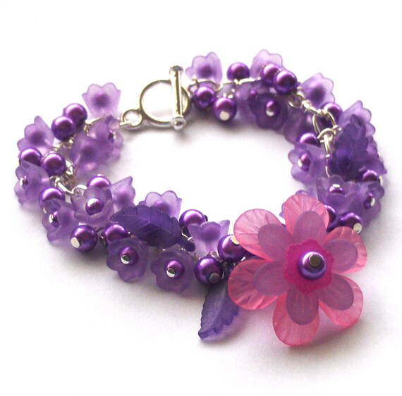 Purple Flower Bracelet with a little pink by beadingshaz on Etsy