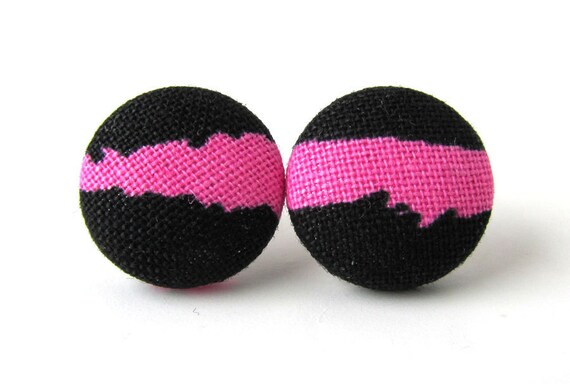 Animal print button earrings studs tiger pink black von KooKooCraft