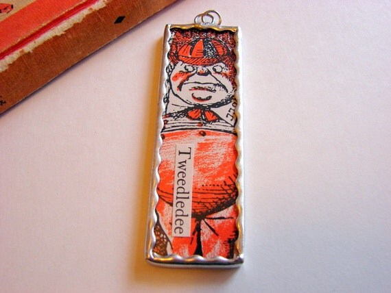 Soldered Glass Art Pendant Tweedledee Microscope von mimiandlucy