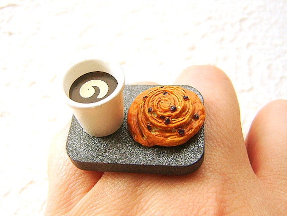 Kawaii Ring Food Coffee Cinnamon  Roll von SouZouCreations auf Etsy