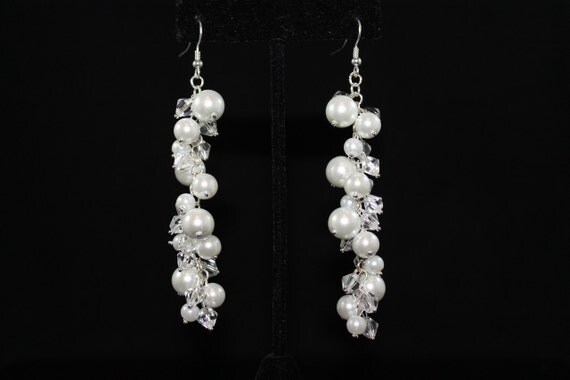Swarovski Pearl Cluster Earrings with Swarovski von JanettaJewelry