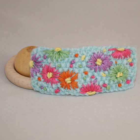 Embroidered Barrette  Daisies on Turquoise von Lynwoodcrafts