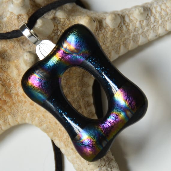 Rainbow Dichroic Fused Glass Necklace Pendant von eyeseesage