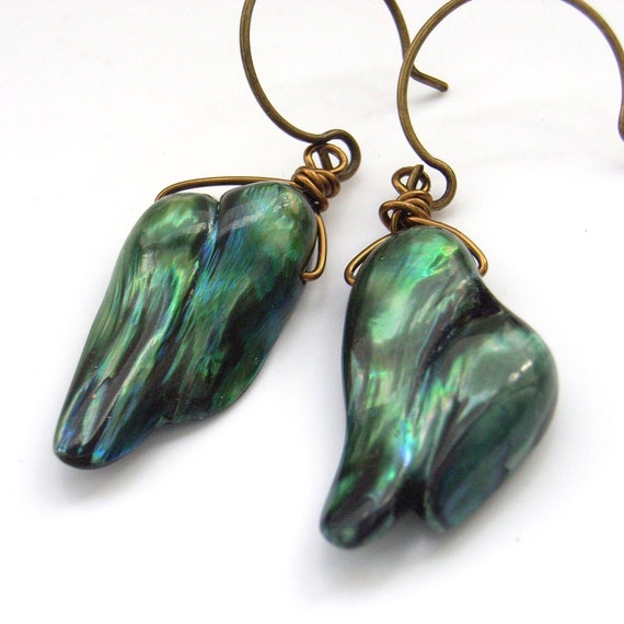 Earrings keishi pearl wing shape von BlueForestJewellery auf Etsy