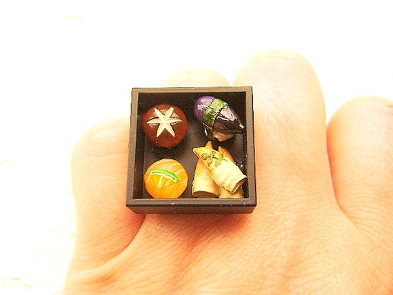 Traditional Japanese Food Ring Sushi  Miniature von SouZouCreations