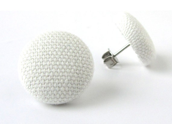 White stud earrings button post wedding romantic von KooKooCraft